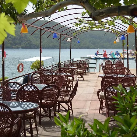 Отель Lagoon Boutique 2*