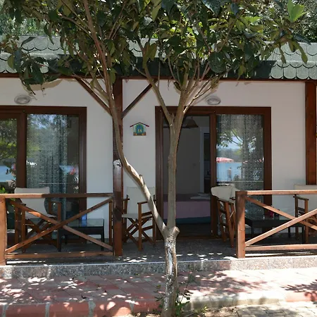 מלון Lagoon Boutique 2*